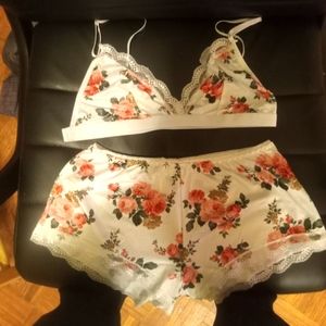 Brand New 2 piece floral lingerie set
